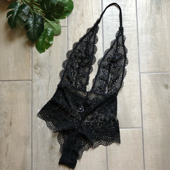 Prettylittlethings Plunge Delicate Daisy Lace Bodysuit romper teddy. size M - Picture 9 of 16